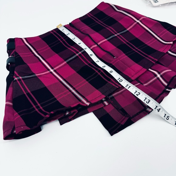 NWT 2 Pc. ‘90s Rock Star Pleated Mini Skirt and Halter Top Costume - Picture 5 of 7